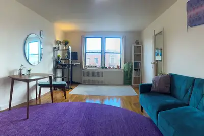 Image de Charming 2 Br Apt, Great Location, Short Stays Available