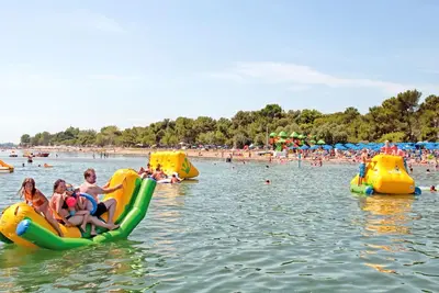 Image de Joli appartement dans une maison de vacances avec Wifi, climatisation, piscine et terrasse