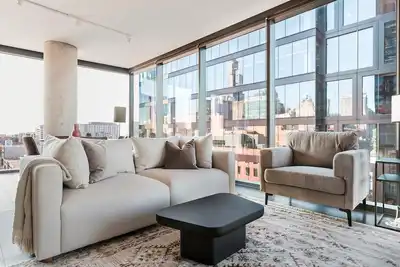 Image de Blueground | West Loop, pool, nr Grant Park