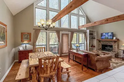 Creekside Chalet and Gardens