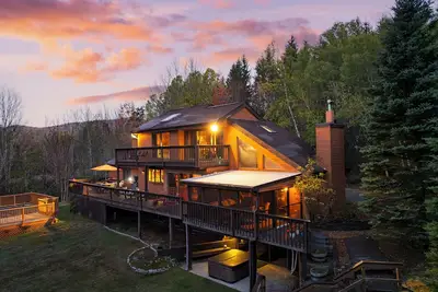 Image de Windham Mountain House by AvantStay | Skiing, Hot Tub, Fire Pit | Winter Retreat