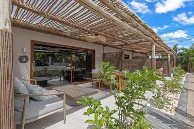 Image de New apartment with tropical garden and swimming pool