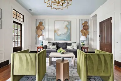 Image de Designer 3bd, 2ba w. Huge Porch!