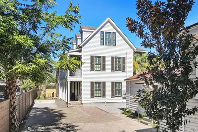 Image de The Inns | 4bd Prime Location, Renovated Victorian