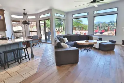 Image de Canyon Ridge Oasis-a luxury desert retreat with Tucson elegance.
