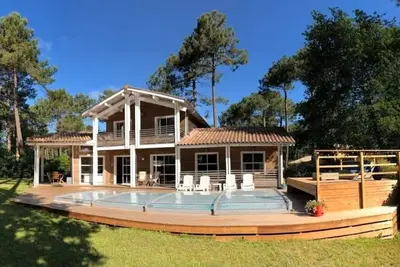 Image de Villa au calme entre le golf et le lac