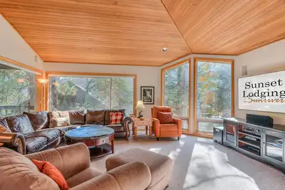 Image de Perfect Sunriver Retreat, A/C, Hot Tub, Bikes, and Sharc passes