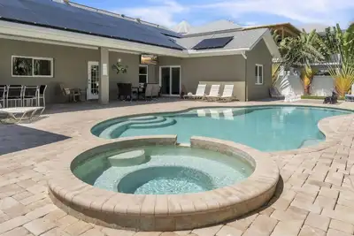 Image de Luxury Villa · Heated Saltwater Pool & Spa · Steps to Beach