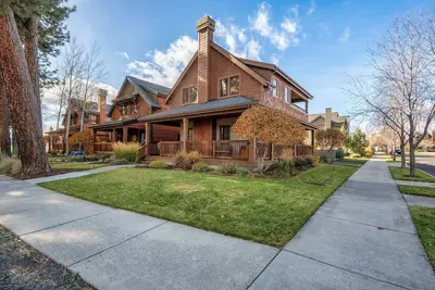 Pine Haven Retreat | Walk to Downtown & Pool