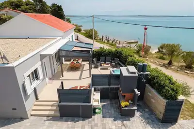 Image de Maison de vacances en bord de mer à Kosljun