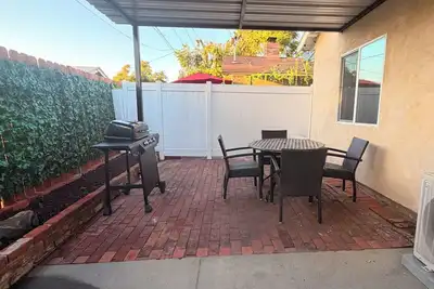 Image de Cozy 2-bedroom apartment in enchanting Claremont with Ac