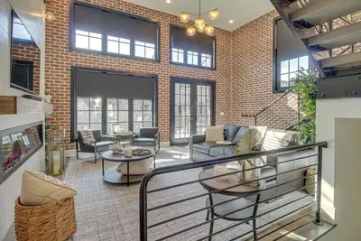 Image de River Views, Historic Central Neighborhood, Luxury Townhome