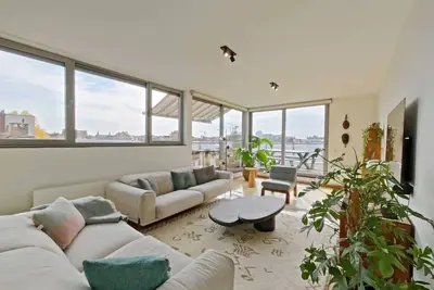 Image de Bright & Airy Duplex with Private Terrace near Eu District