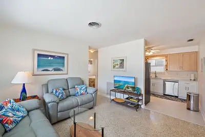 Image de Amazing Location! Walk to Siesta Key Beach, Heated Pool, Activities, Nightlife
