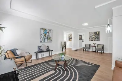 Image de Bay-Area Escape w/ Driveway Parking – Sleeps 8