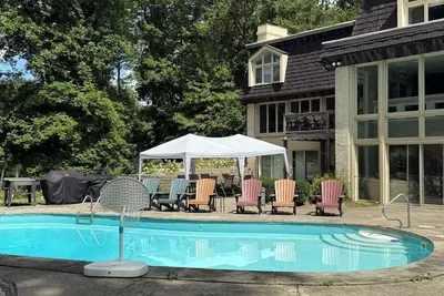 Image de Luxury 7000 Sf Villa & Golf View & 6 Bedrooms and 5 Baths & Swimming Pool