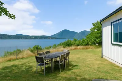 Image de Charming Cottage with Amazing View of Clear Lake