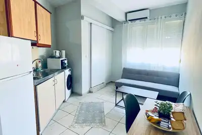 Image de #705: Extra Spacious Studio (30m²), Metro, Heart of Thessaloniki \"Frangomahala\".
