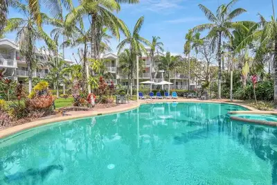 Image de Coconut Vibes- Overlooking Resort Pool Ocean Glimpses, Holloways Beach - Cairns