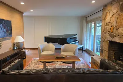 Image de Mid-Mod Retreat - Patio + Creek - 5 Min to Tys