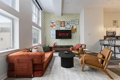 Image de Indy City Stay w/ Desk + Gym - Walk to Convention + Arcades