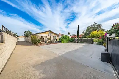 Image de Jie's Bright 2b1b Near Caltech & Huntington