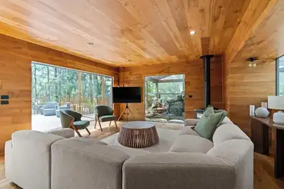 Image de Tranquill 4/Br Retreat w/ Firepit in Sassafras