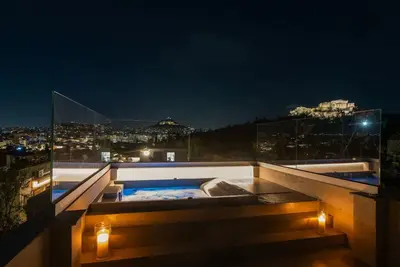 Image de Historic Villa with Hot Tub Beneath the Acropolis
