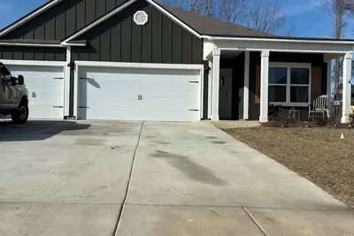 Image de Charming 4-Br  house located near Talladega Speedway,