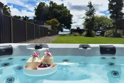 Image de Stillwater Residence - Lakeview Serenity Retreat