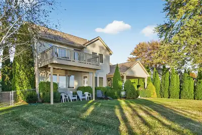 Image de Serene 5-bedroom waterfront house with Ac in Algonac,