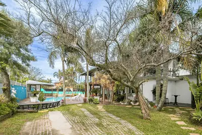 Image de Luxury house with pool, jacuzzi and sports court — 500m from Campeche Beach