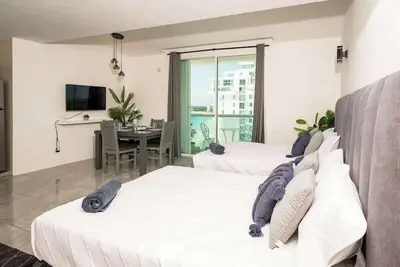 Image de Oceanview with Direct Beach Access