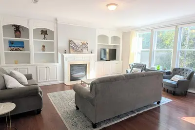 4-bedroom house in charming Durham