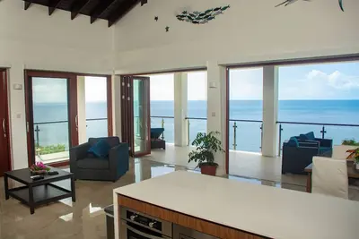 Image de Villa Vino Lucia & Helen's Wine Cellar