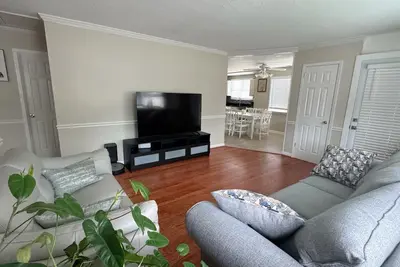 Image de Charming 2br/2ba Family-Stay, Pet-Friendly, Sleeps 6, Ample Parking