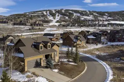 Beatiful home on golf course, 4/4, in Granby Ranch - sleeps 8