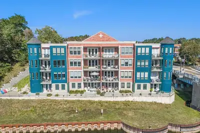 Image de 2 Bedroom Downtown Manistee Condo