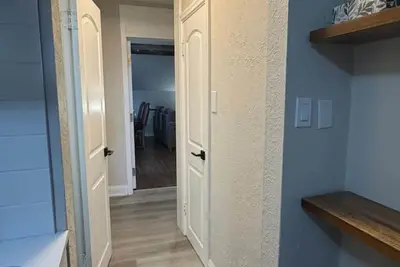 Image de Historic Downtown Apartment 2bd Retreat