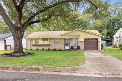 Image de 2bd/1. 5ba Furnished 30/+ Day Midterm Rental - Utilities Paid - Centrally Located