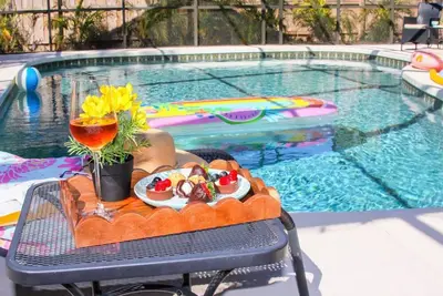 Modern Home-Heated Pool-Close to Beaches