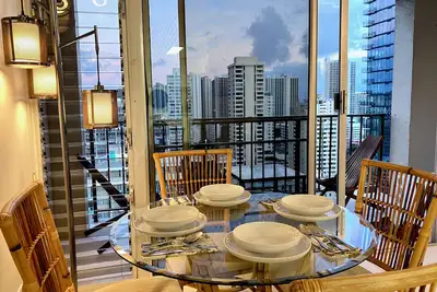 Image de Waikiki - 2 Bedroom 2 Bathroom, washer/dryer in unit, full kitchen, free parking