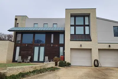 Image de Contemporary 5br house Minutes to Dc. Perfect for large groups or events