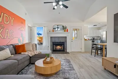 Image de Texas Getaway w/ Fire Pit, Grill & Ping-Pong