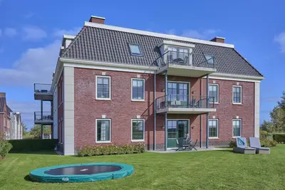 Image de Maison de luxe avec jardin et plage à proximité