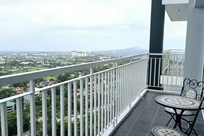 Image de 2br Penthouse Smdc Wind Residences Tagaytay Entire condo in Tagaytay Philippines