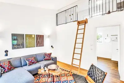 Image de Belle maison de vacances privée pour 8 personnes avec Wifi, piscine, bain à remous, Tv et terrasse