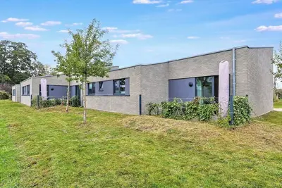 Image de Belle maison de vacances privée avec piscine, bain à remous, Wifi, Tv, terrasse, animaux admis