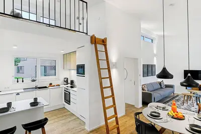 Image de Belle maison de vacances privée avec piscine, bain à remous, Wifi, Tv, terrasse et animaux admis