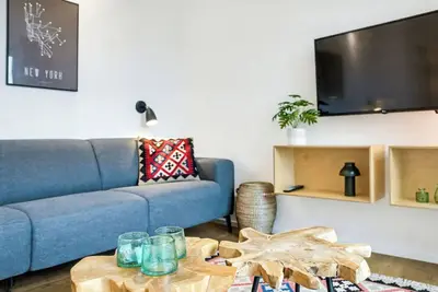 Image de Magnifique maison de vacances privée avec piscine, bain à remous, Wifi, Tv et terrasse